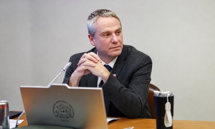 Tomás Kast en una sesión de comisión en el Congreso